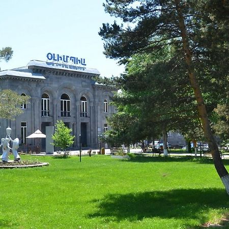 Jermuk Olympia Sanatorium Hotel Bagian luar foto